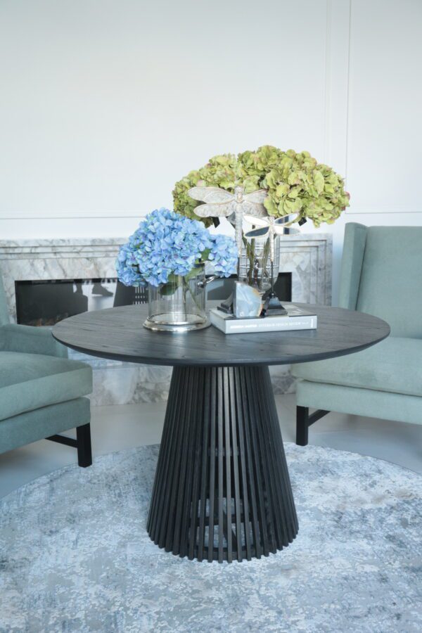 Irena Dining table Feature table 5